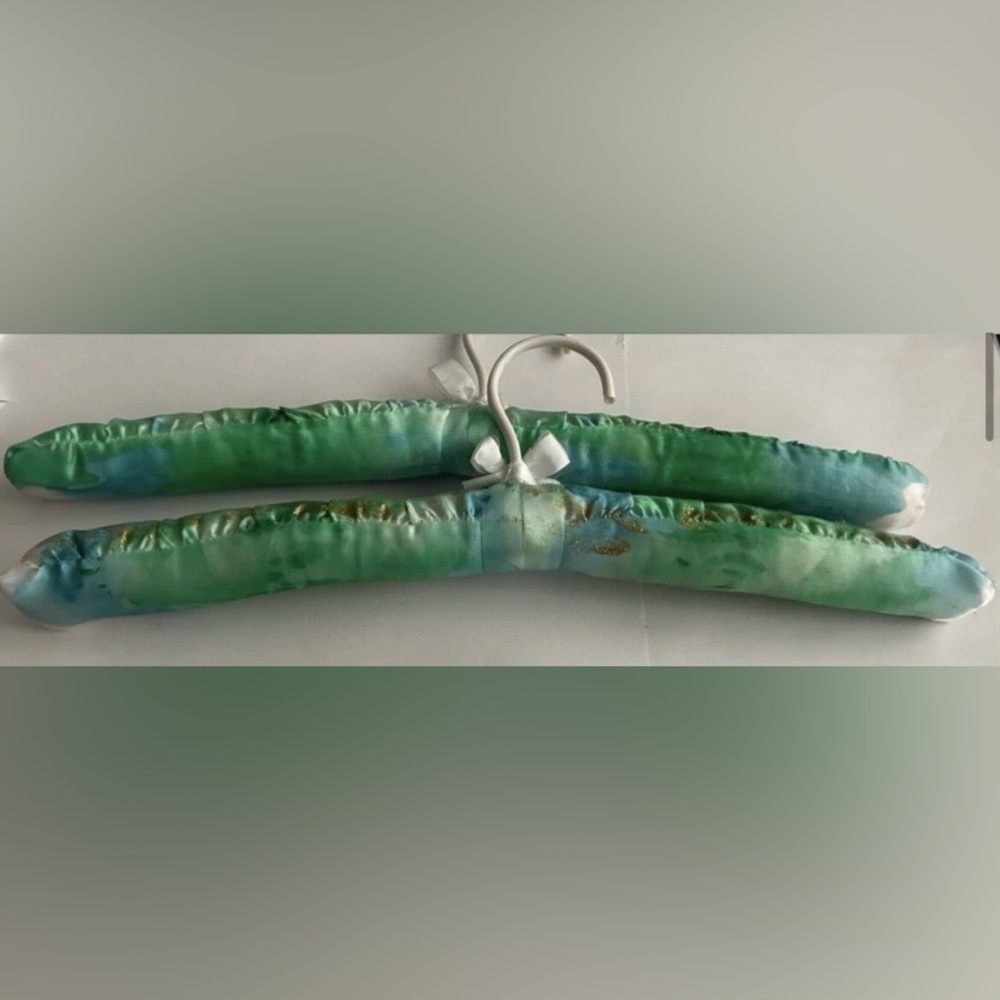 New Two Satin Hangers with Rose ~Hand Painted by Artist USA